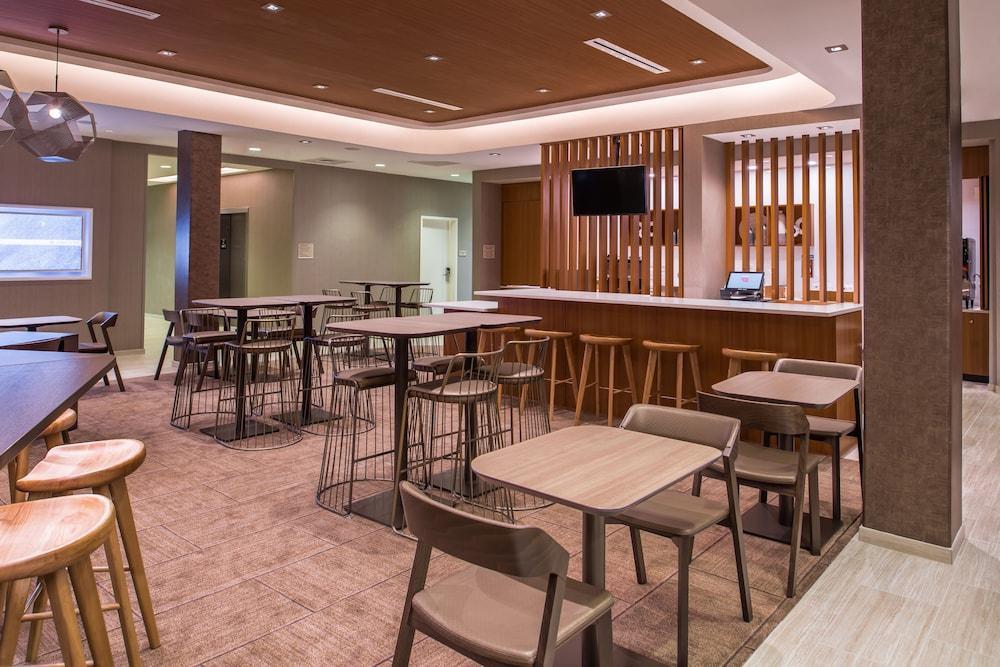 Springhill Suites By Marriott Greensboro Airport Экстерьер фото
